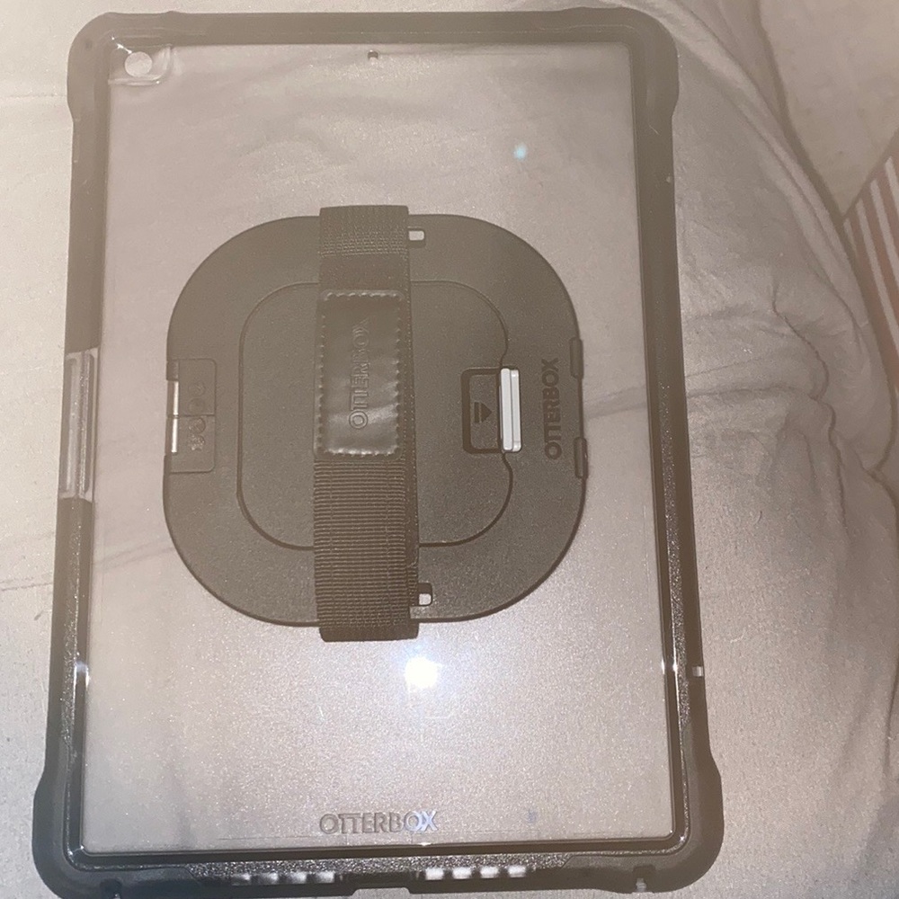 brand new never used otter box ipad case clear with black outline